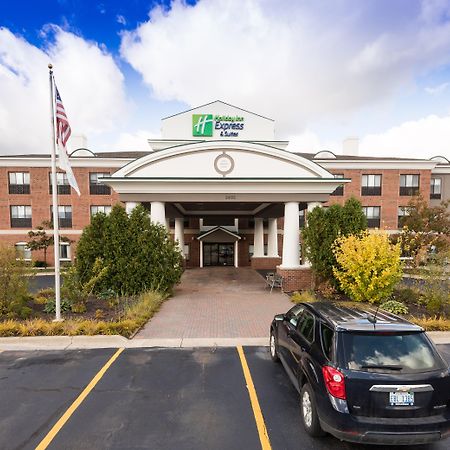Holiday Inn Express Hotel & Suites Grand Blanc By Ihg Exterior photo