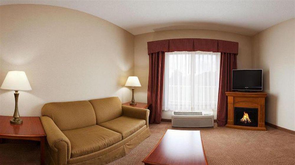 Holiday Inn Express Hotel & Suites Grand Blanc By Ihg Exterior photo