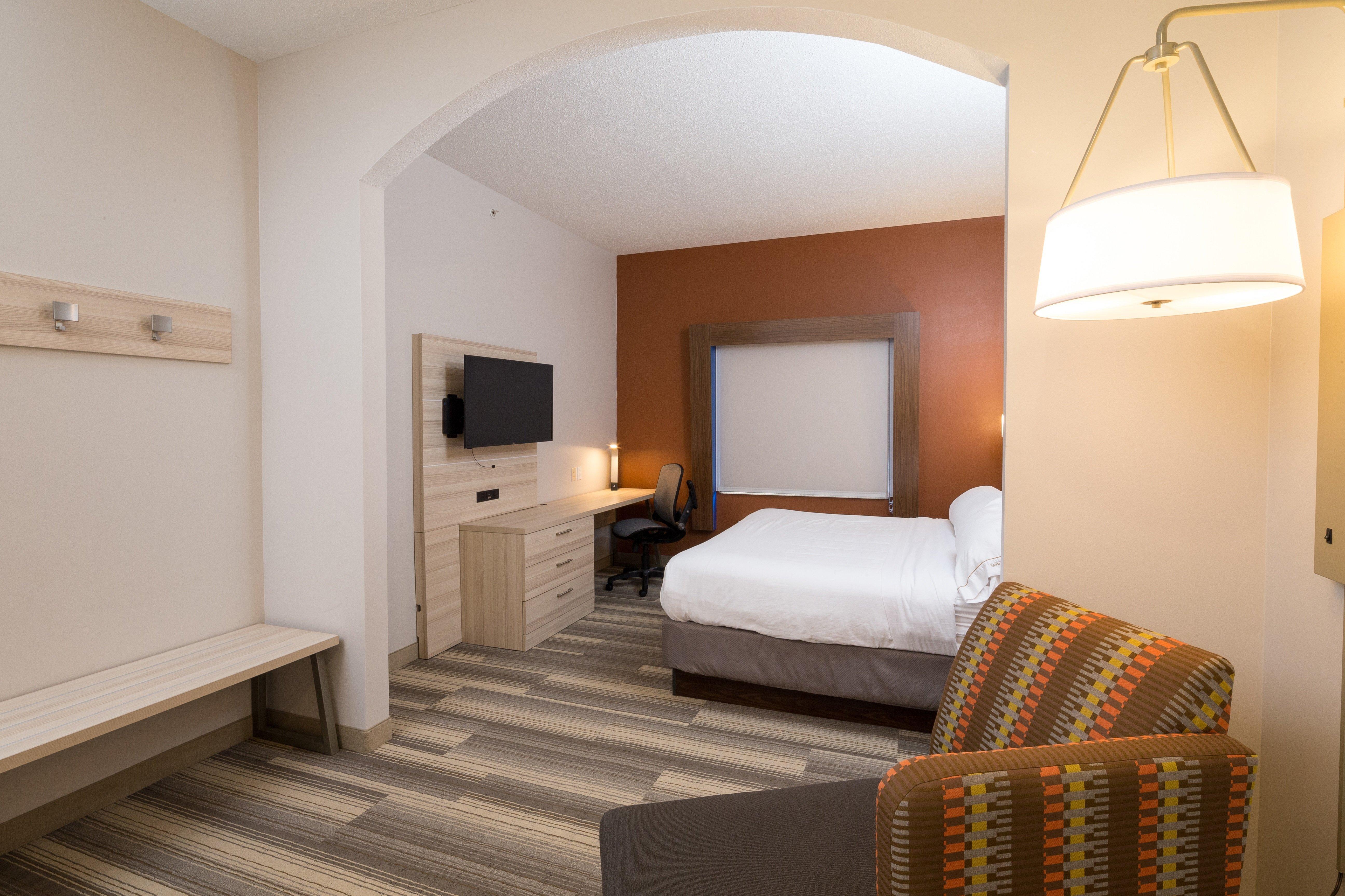 Holiday Inn Express Hotel & Suites Grand Blanc By Ihg Exterior photo