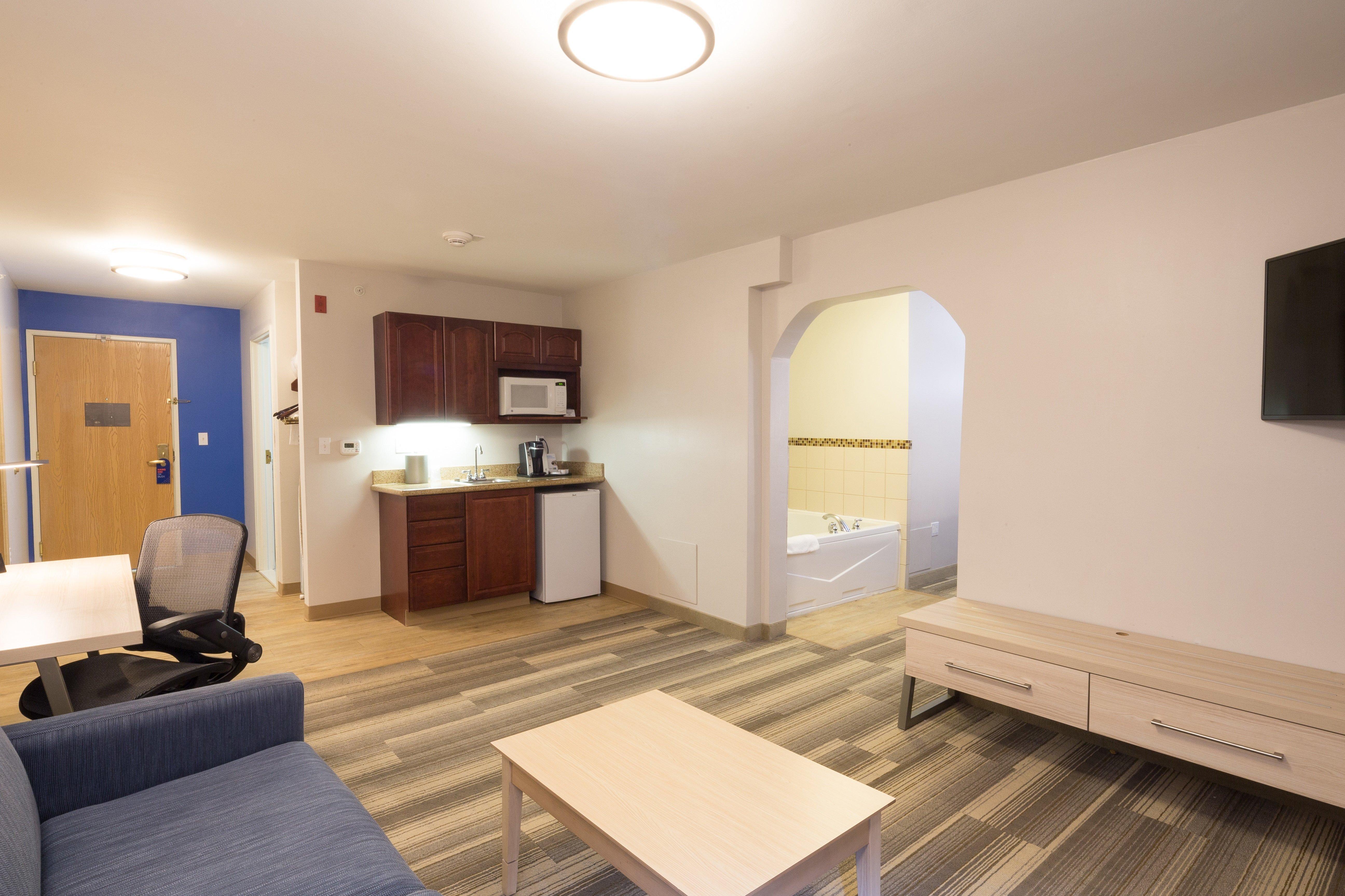 Holiday Inn Express Hotel & Suites Grand Blanc By Ihg Exterior photo